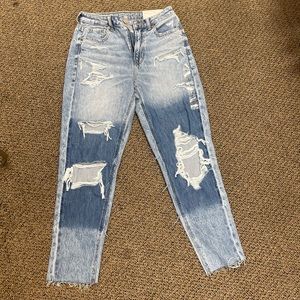 Brand new American Eagle Ripped Mom Jean!!!